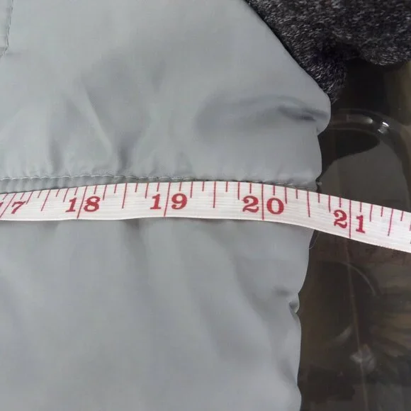 EUC Airwalk Jacket Unisex puffer with hood. Size M - Picture 5 of 16